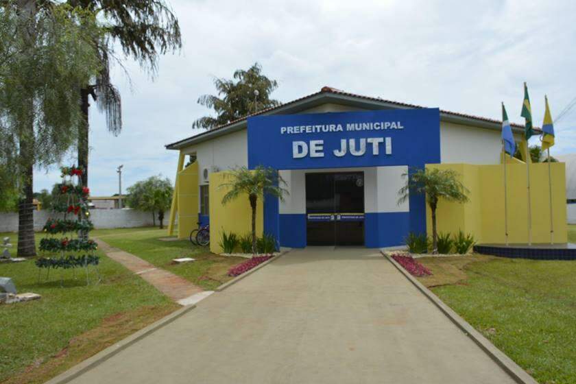 Câmara vota manobra para aumentar número de comissionados em Juti