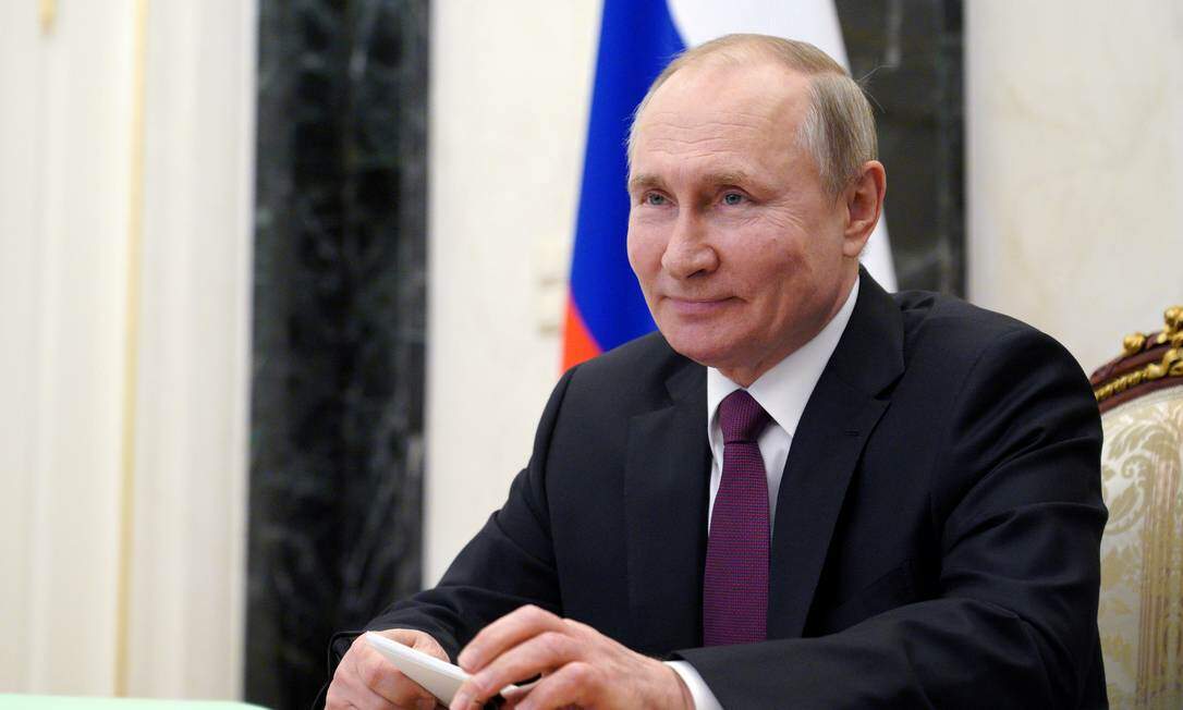 Putin assina lei que pode mantê-lo como presidente da Rússia até 2036