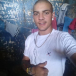 De dentro da cadeia em Campo Grande, detento publica selfies no Facebook