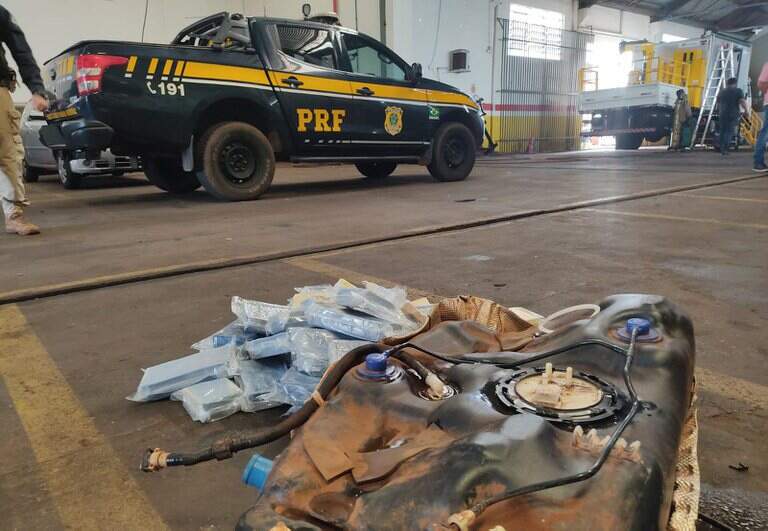 Motorista é preso com cocaína avaliada em R$ 14 milhões escondida em tanque de combustível