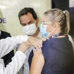 Trabalhadores da saúde e idosos em asilos começam a receber a 2ª dose da vacina em Campo Grande