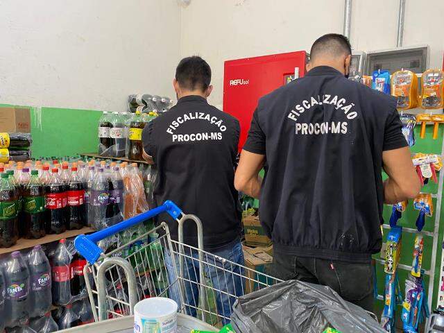 Supermercado é autuado por venda de produtos vencidos e suspeita de fraude na Nota Premiada