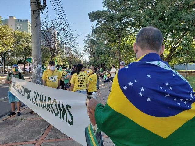 VÍDEO: manifestação reúne apoiadores pró-Bolsonaro em Campo Grande