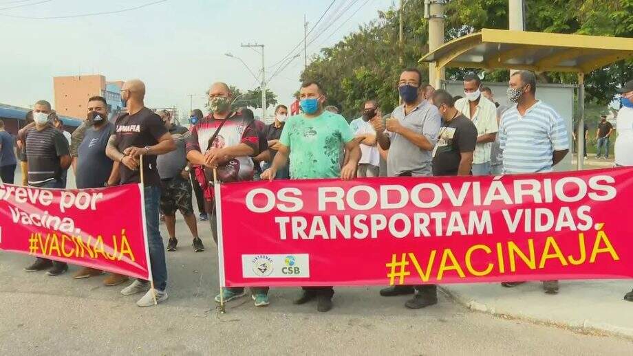 Rodoviários realizam protestos no Rio pedindo prioridade na vacinação contra a covid