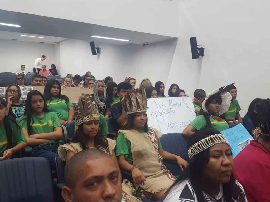 Estudantes no plenário da Assembleia Legislativa de MS