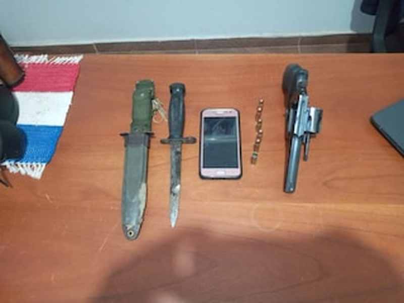 Armas encontradas pela Polícia Nacional com o traficante