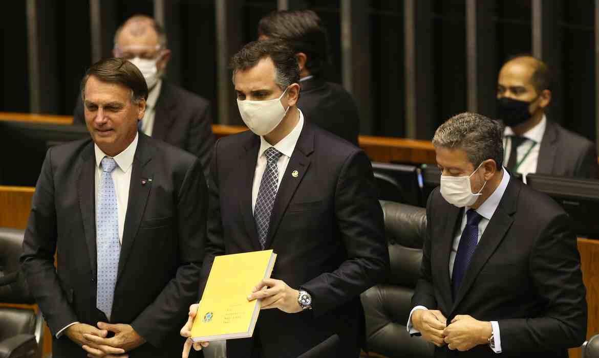 Bolsonaro: ‘iniciamos novo capítulo’ no País após abertura do ano legislativo