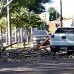 VÍDEO: Vento derruba poste, causa incêndio e deixa bairros sem energia em Campo Grande