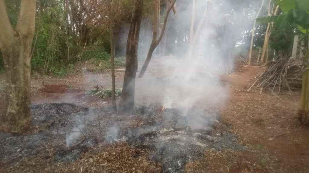 Fumaça que resultou da queima provocada pelo idoso. Foto: Divulgação