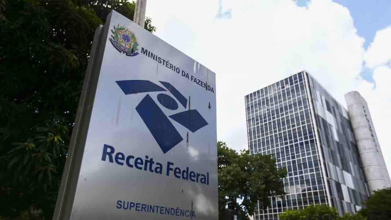 Auditores da Receita Federal entregam cargos em Mato Grosso do Sul