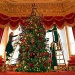 Família real mostra decoração de Natal com árvore de 6 metros e itens em ouro