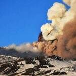 Vulcão Etna volta a entrar em erupção na Itália