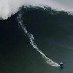 Maya Gabeira bate próprio recorde de maior onda surfada por uma mulher