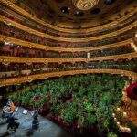 Ópera de Barcelona retoma atividades após a quarentena com concerto para plateia de 2.292 plantas