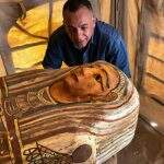 Quatorze novos sarcófagos egípcios de 2.500 anos descobertos em Saqqara