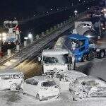 Neve causa engavetamento de 134 veículos e morte no Japão