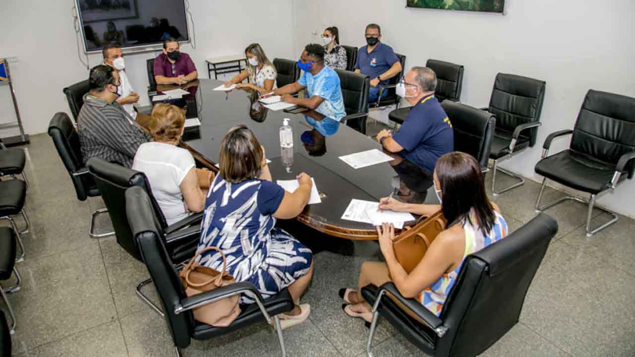 Prefeitura de Corumbá fará levantamento de profissionais da Educação para vacinação contra a Covid-19
