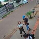 VÍDEO: Bandido armado rouba celular e é flagrado por câmera no União