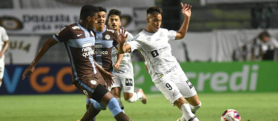 Corinthians bate Santos na Vila Belmiro e garante vaga no mata-mata do Paulistão