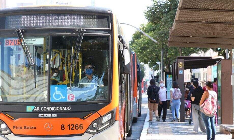 São Paulo barra gratuidade de transporte para idoso até 65 anos