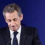 Ex-presidente da França é condenado a 3 anos de prisão por suborno e tráfico de influência