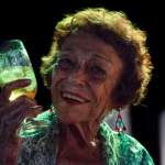 Delinha celebra a vida e completa 85 anos nesta terça, 7 de setembro