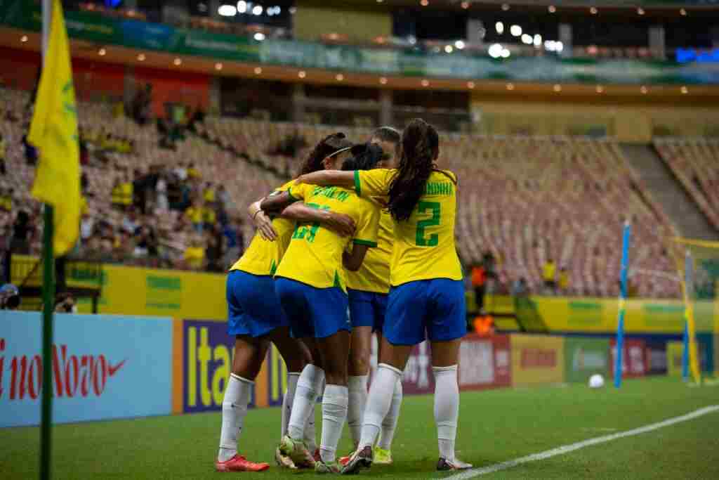 A seleção brasileira feminina goleou a Venezuela por 4 a 1