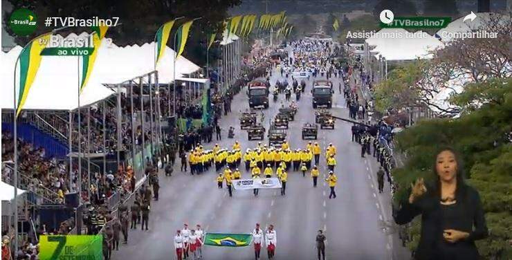 Desfile em Brasília conta com 4,5 mil pessoas; acompanhe ao vivo