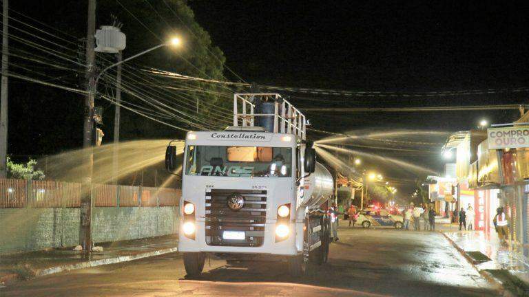 Corredores de ônibus de Campo Grande passam por desinfecção em ação contra coronavírus