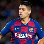 Suárez passa por cirurgia no joelho direito e desfalca Barcelona por até 4 meses