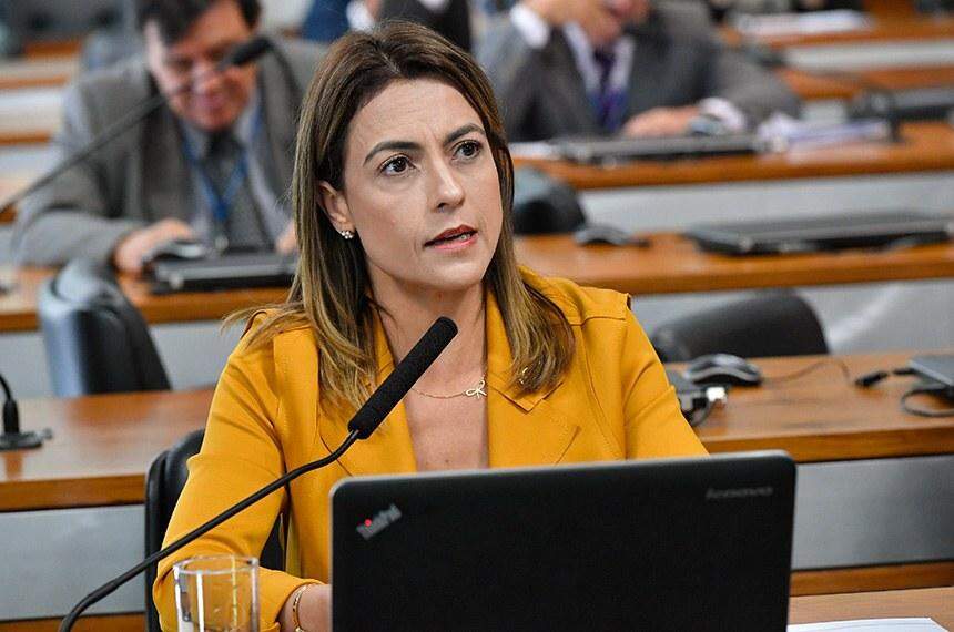 Bolsonaro deveria cobrar ‘fatura’ do Centrão por cargos, diz Soraya Thronicke