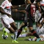 São Paulo e Atlético-PR perdem chances e ficam no empate sem gols no Morumbi