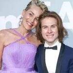 Sharon Stone junto do filho na gala anual da amfAR