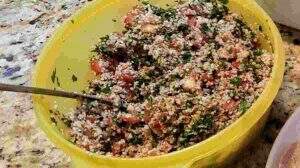 Tabule é uma salada de origem libanesa que combina perfeitamente com uma refeição refrescante