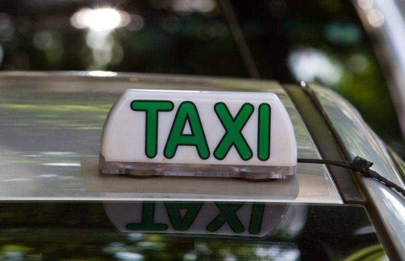 Taxista tem carro roubado por falso cliente após aceitar corrida na fronteira