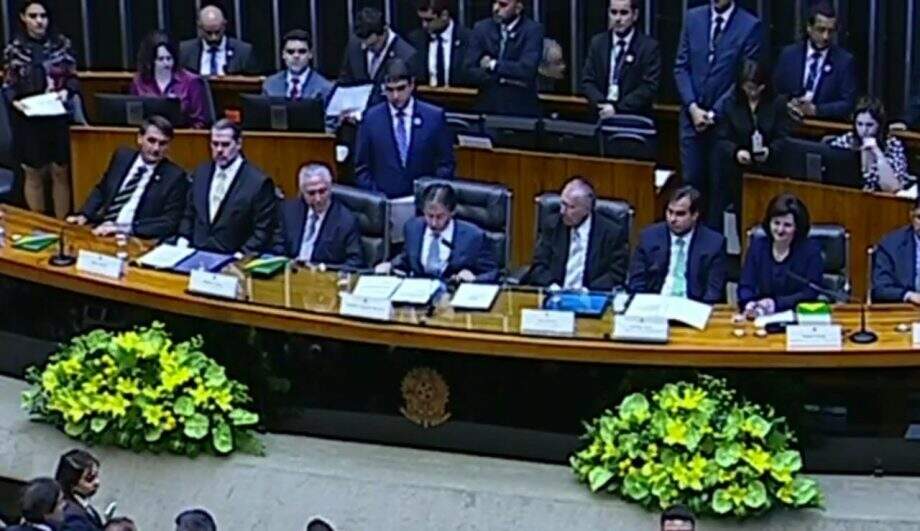 Temer diz que teve conversa “de bom estilo cívico” com Bolsonaro