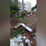 VÍDEO: Moradores reclamam de acúmulo de lixo em terreno baldio perto da Afonso Pena
