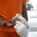 Agepen quer esvaziar celas após 56 presos testarem positivo para coronavírus em MS