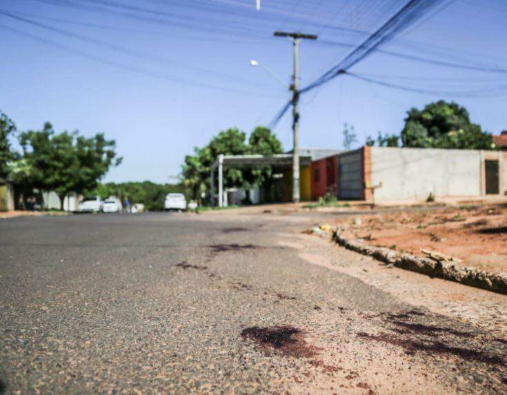 Dono de lanchonete revida e troca tiros com bandido durante assalto em Campo Grande