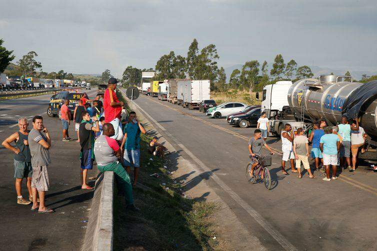 Ruralistas dizem que bloqueios nas estradas causam prejuízo de R$ 6,6 bilhões