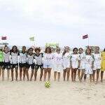 Futebol de areia chama população para lutar contra câncer de mama