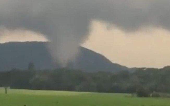 Tornados em SC deixam rastro de destruição em 26 cidades; uma pessoa morreu