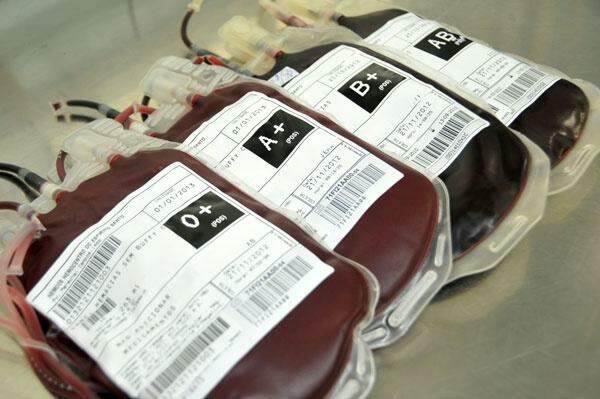 Paciente recebe transfusão de tipo de sangue errado e família processa HU