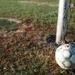 Trave cai e mata jovem durante jogo de futebol em área pública de cidade em MS