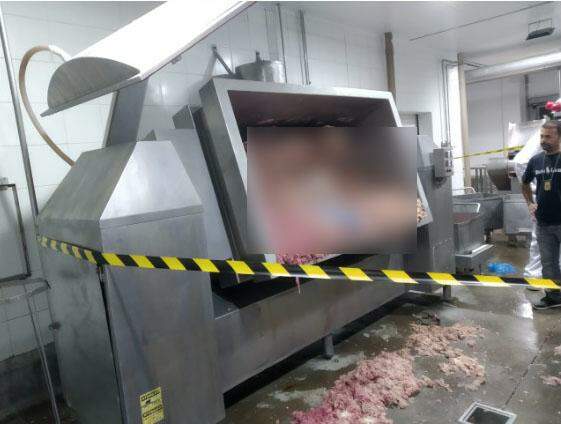 Trabalhador morreu dentro de máquina ao ser sugado por misturador em frigorífico