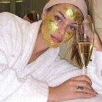 Máscara de ouro 24K: conheça o tratamento de luxo que é sucesso entre as famosas