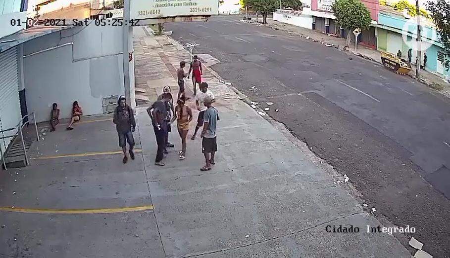 VÍDEO: Câmeras flagram comércio de drogas no Centro de Campo Grande