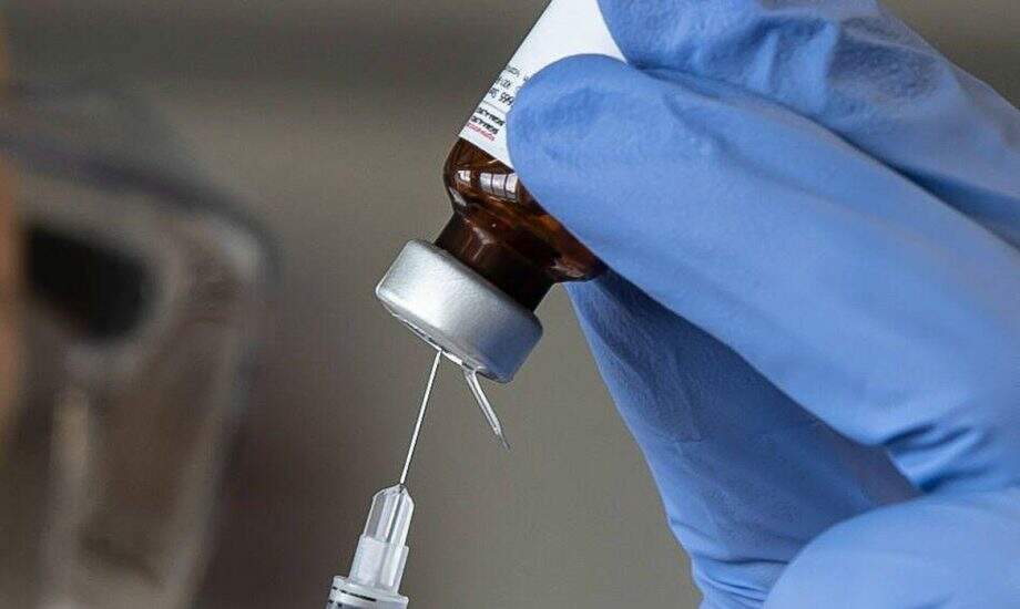 Reunião da Anvisa decide pedidos de autorização emergencial de vacinas neste domingo