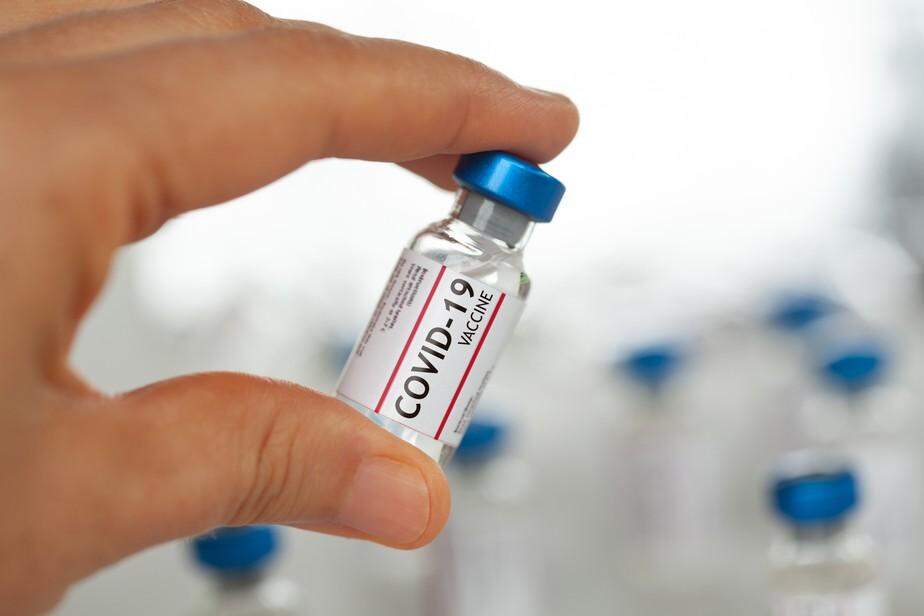 Reino Unido aprova vacina de Oxford contra coronavírus 