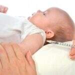 EUA liberam vacina contra covid-19 para crianças até 6 meses